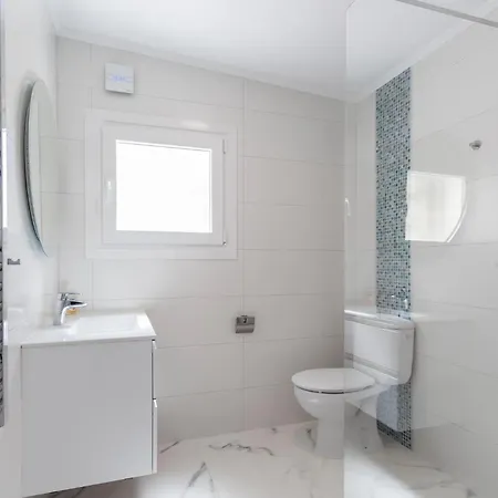 Stunning In Lagunas De Mijas Будинок відпочинку *