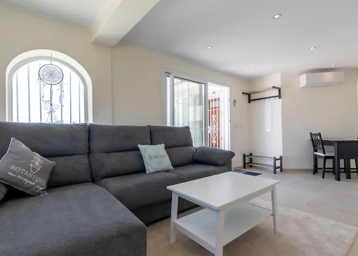 Stunning In Lagunas De Mijas Casa vacanze Fuengirola