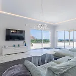 Ferienhaus Beautiful In Lagunas De Mijas Fuengirola