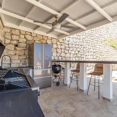 7 Bedroom Beautiful In Lagunas De Mijas