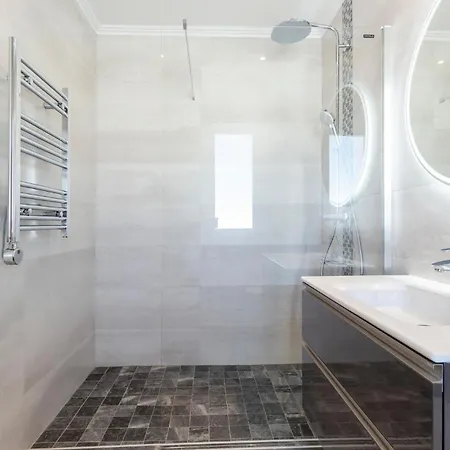 7 Bedroom Beautiful In Lagunas De Mijas * Fuengirola