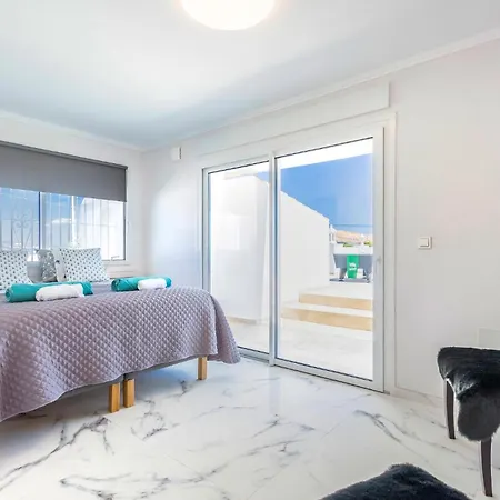 Stunning In Lagunas De Mijas Nyaraló