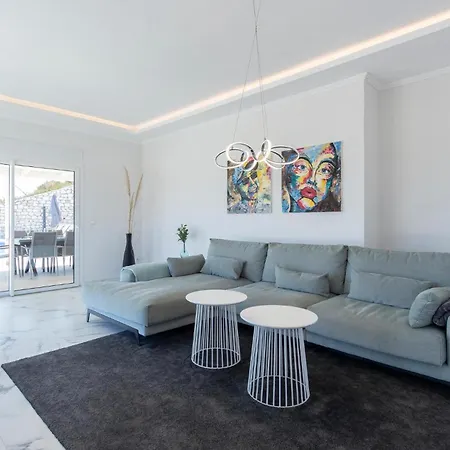 7 Bedroom Beautiful In Lagunas De Mijas Holiday home Fuengirola