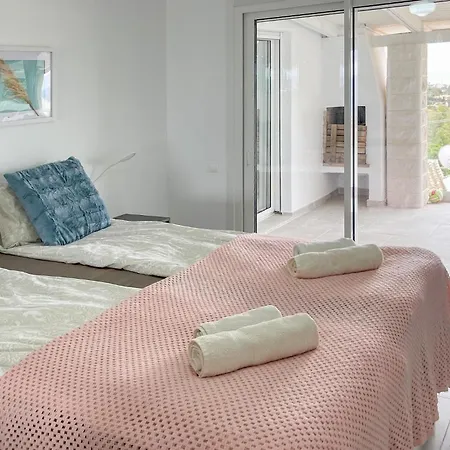 Holiday home 7 Bedroom Beautiful In Lagunas De Mijas Fuengirola