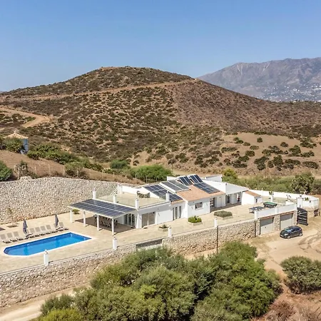 7 Bedroom Beautiful In Lagunas De Mijas *