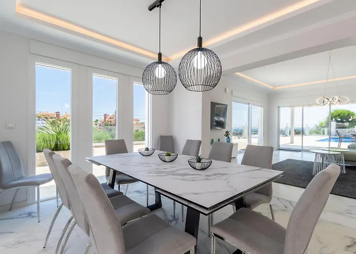 Stunning In Lagunas De Mijas Holiday home