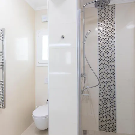 別荘 7 Bedroom Beautiful In Lagunas De Mijas フエンヒロラ