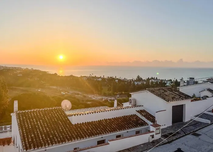 Stunning In Lagunas De Mijas Фуэнхирола